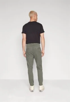 Kaotiko Pant Chicago Unisex - Jeans Slim Fit - Khaki -Kaotiko Negozio Di Abbigliamento Alla Moda 7ab0467f0e3848d980b5731282fbd478