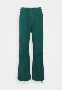 Kaotiko Pant Parachute UnisexJeans BaggyGreen Uomo Jeans KAI2100HA-M11 -Kaotiko Negozio Di Abbigliamento Alla Moda d256f999411f455a98510389df3dc158